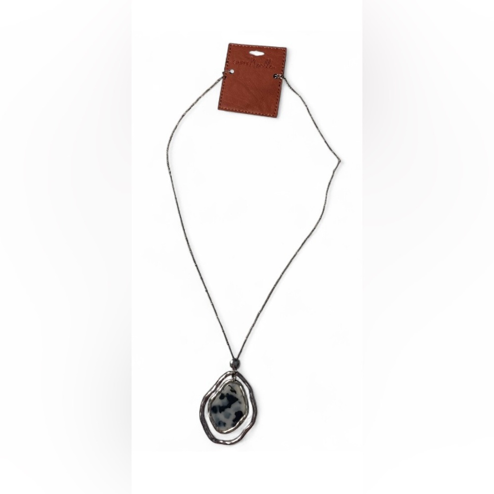 Simply Noelle Black and Silver Pendant Necklace